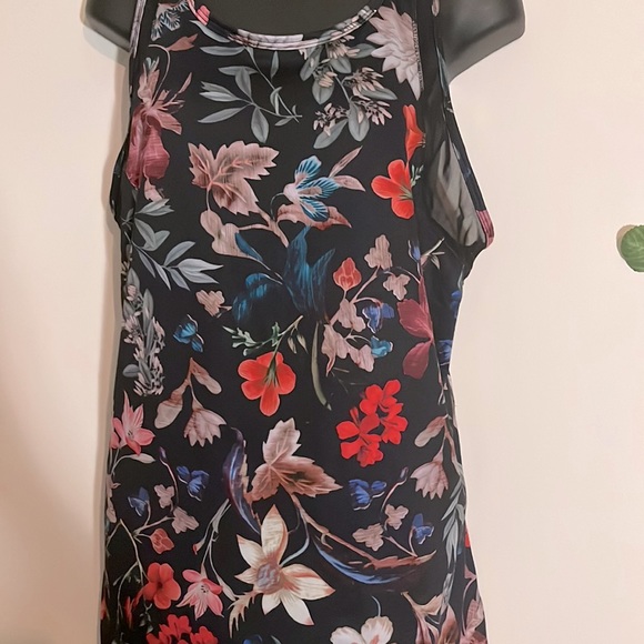 Old Navy Active Floral Tank Top - Picture 2 of 4